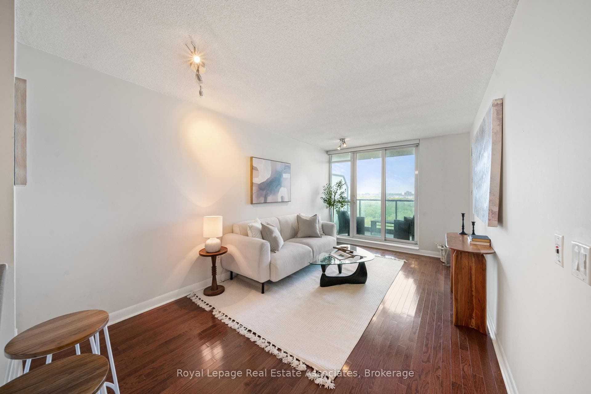 225 Sherway Gardens Road Unit 1601 - Condo photo 5 of 15 in Etobicoke (Islington / Rexdale), Ontario