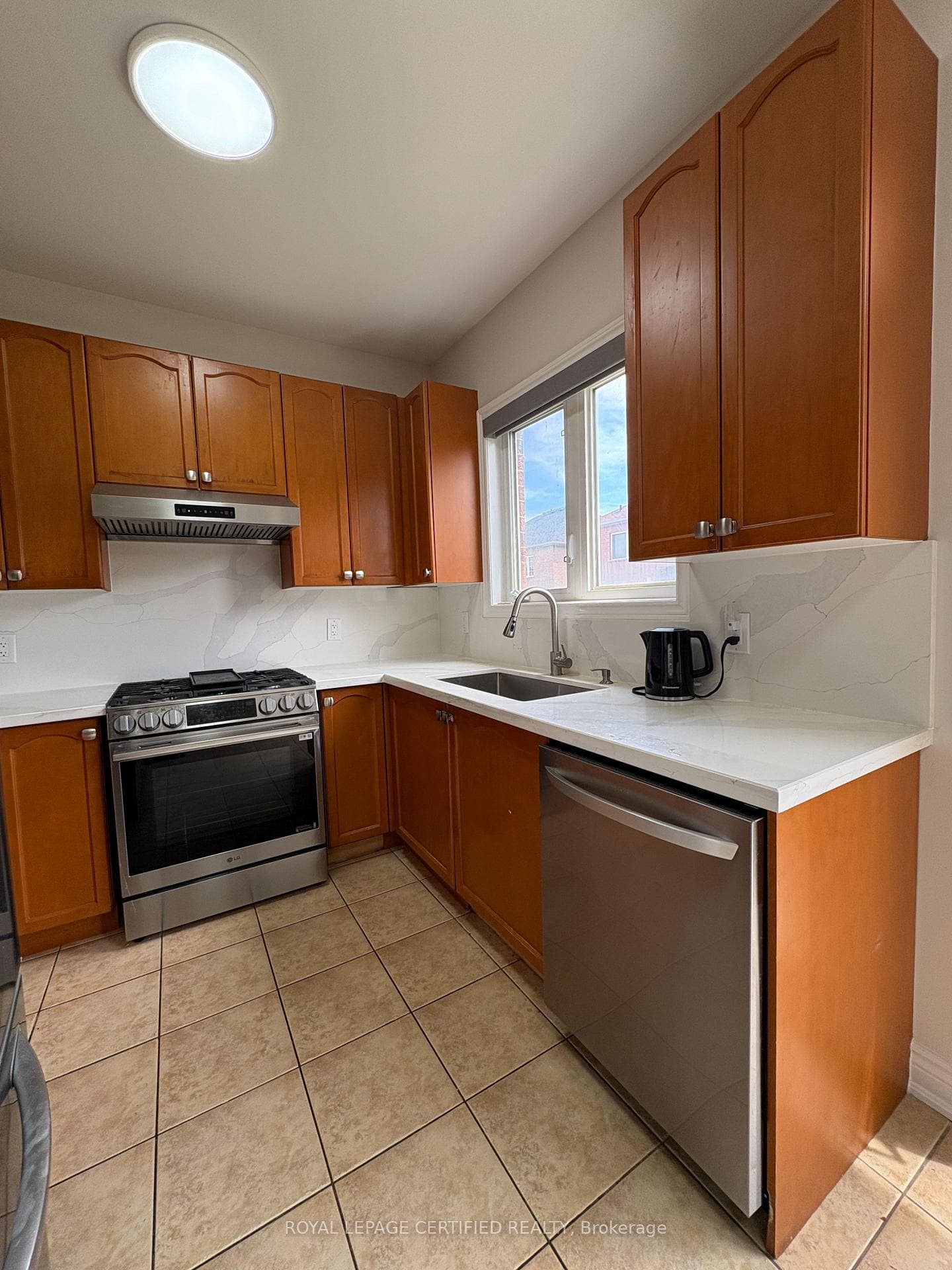 39 Blazing Star Drive - Detached photo 11 of 30 in Brampton, Ontario