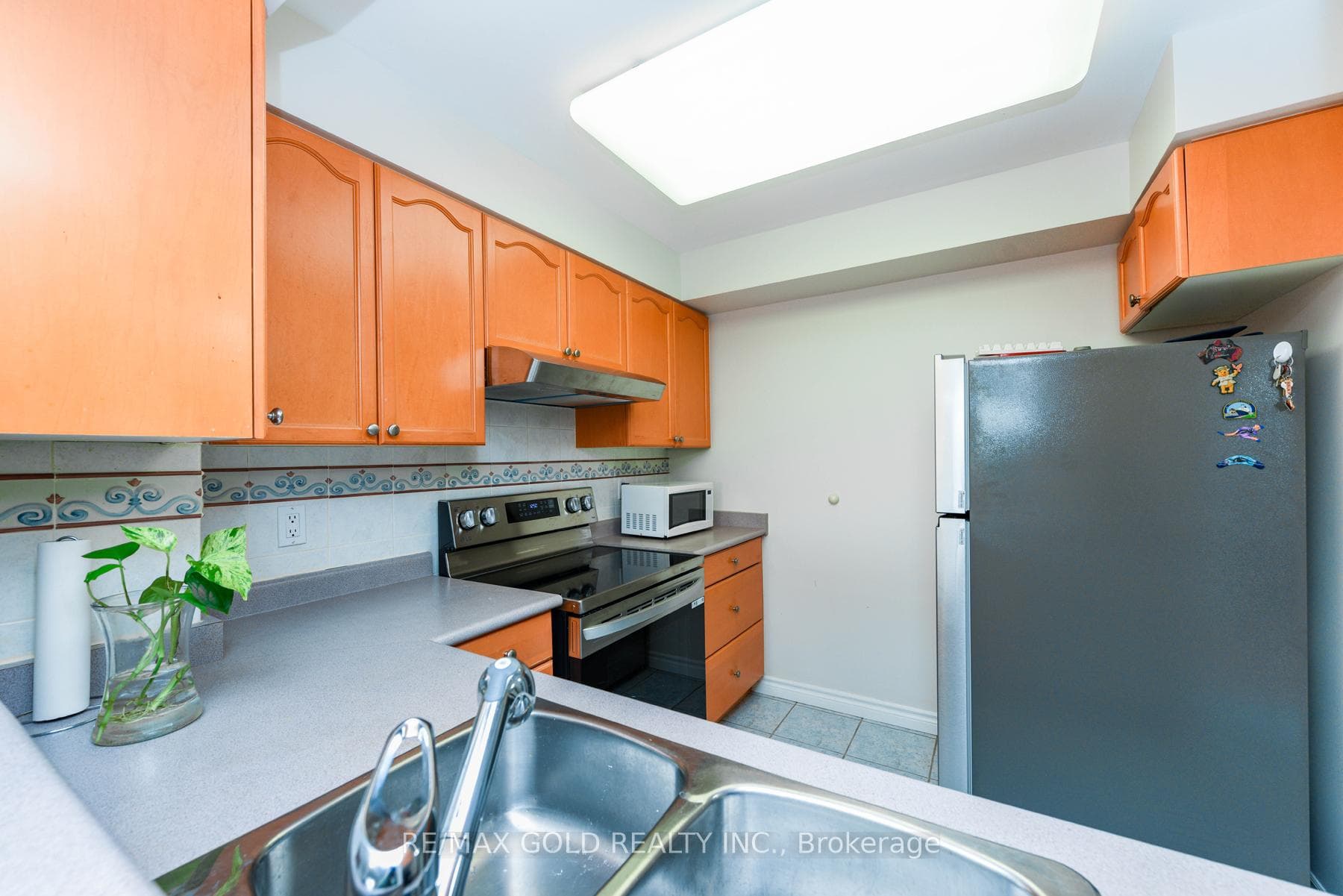 100 Burloak Drive Unit 2411 - Condo photo 13 of 48 in Burlington, Ontario