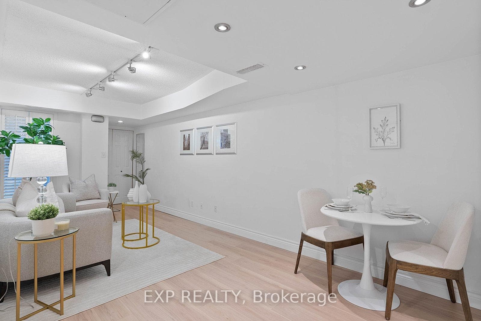12 Portland Street Unit Th B - Condo photo 10 of 26 in Downtown Toronto / Waterfront, Ontario