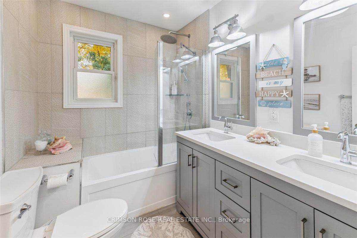 89 Holyrood Avenue - Detached photo 21 of 34 in Oakville, Ontario
