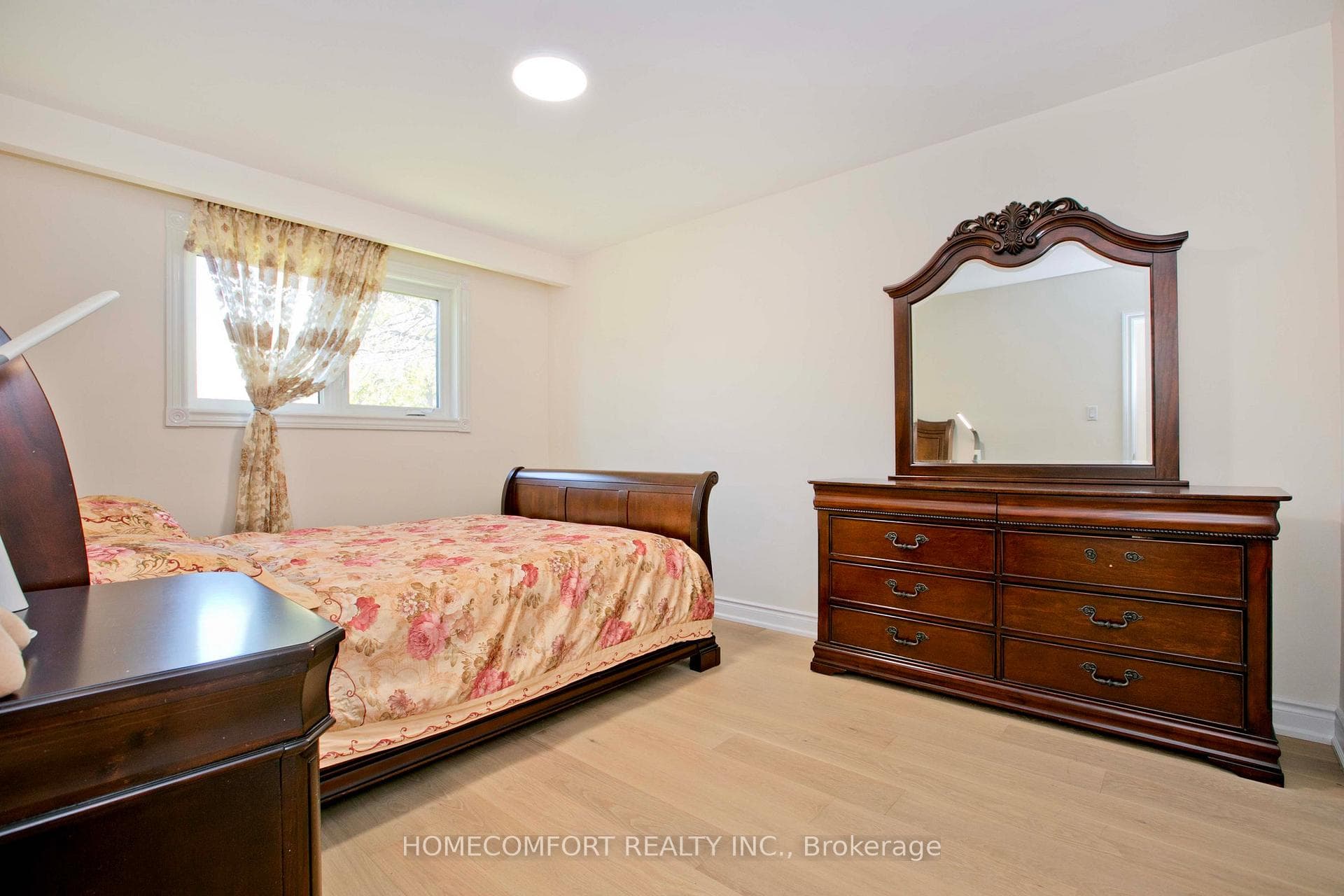 19 Oldborough Circle - Detached photo 11 of 37 in Hillcrest Village / Bayview Village, Ontario