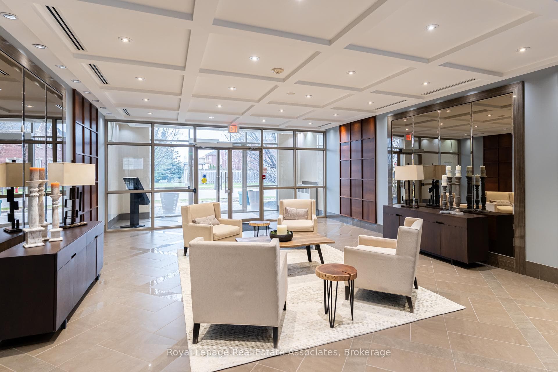 2470 Prince Michael Drive Unit 712 - Condo photo 5 of 49 in Oakville, Ontario