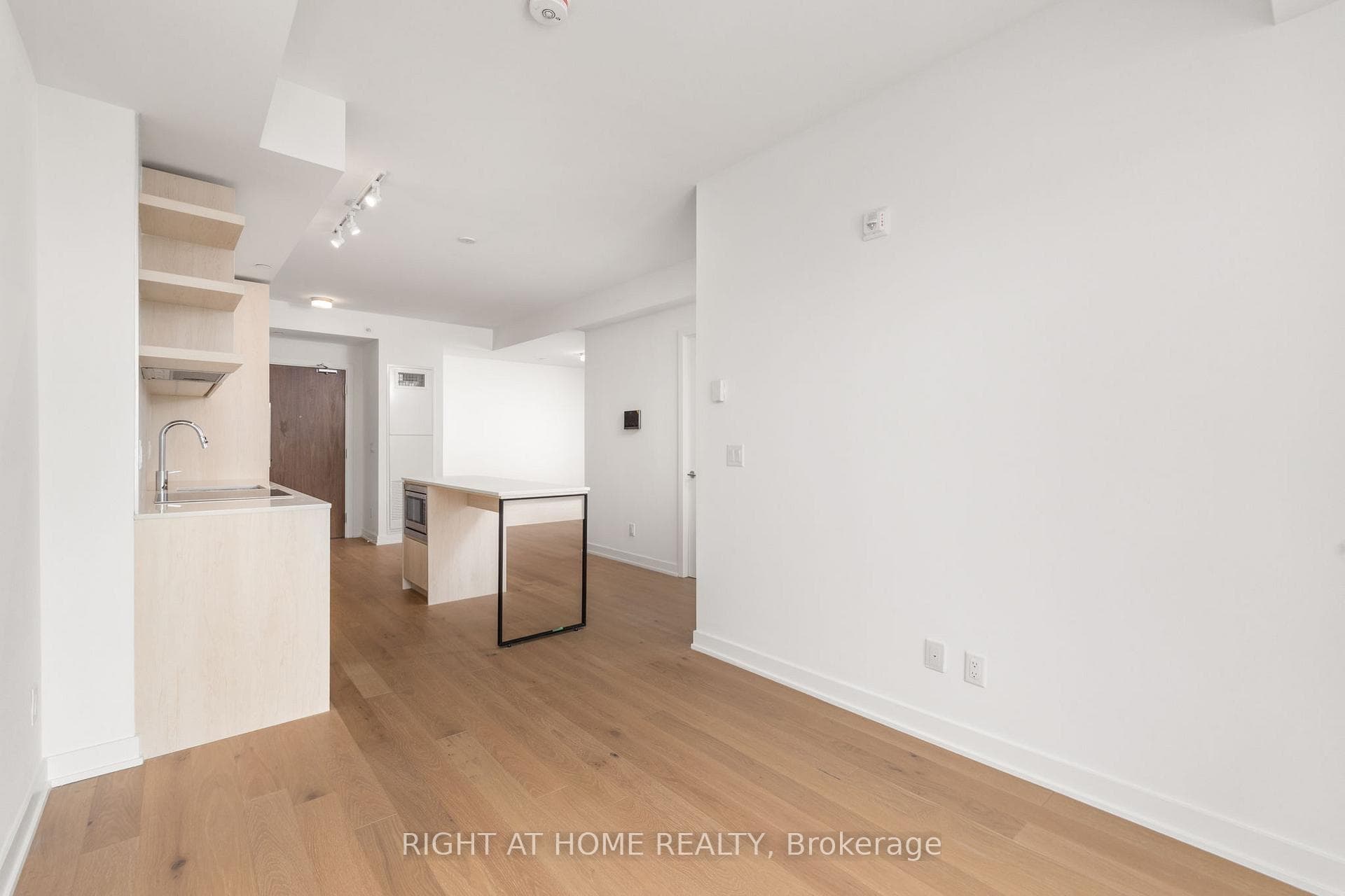 1161 Kingston Road Unit 305 - Condo photo 11 of 27 in Birch Cliff / Cliffside, Ontario