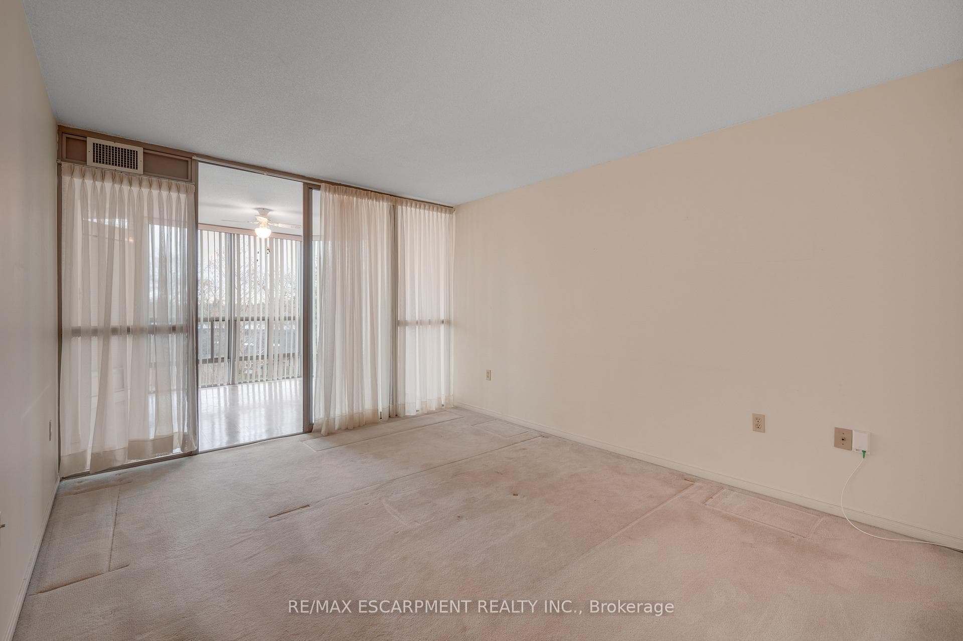 5070 Pinedale Avenue Unit 302 - Condo photo 10 of 36 in Burlington, Ontario