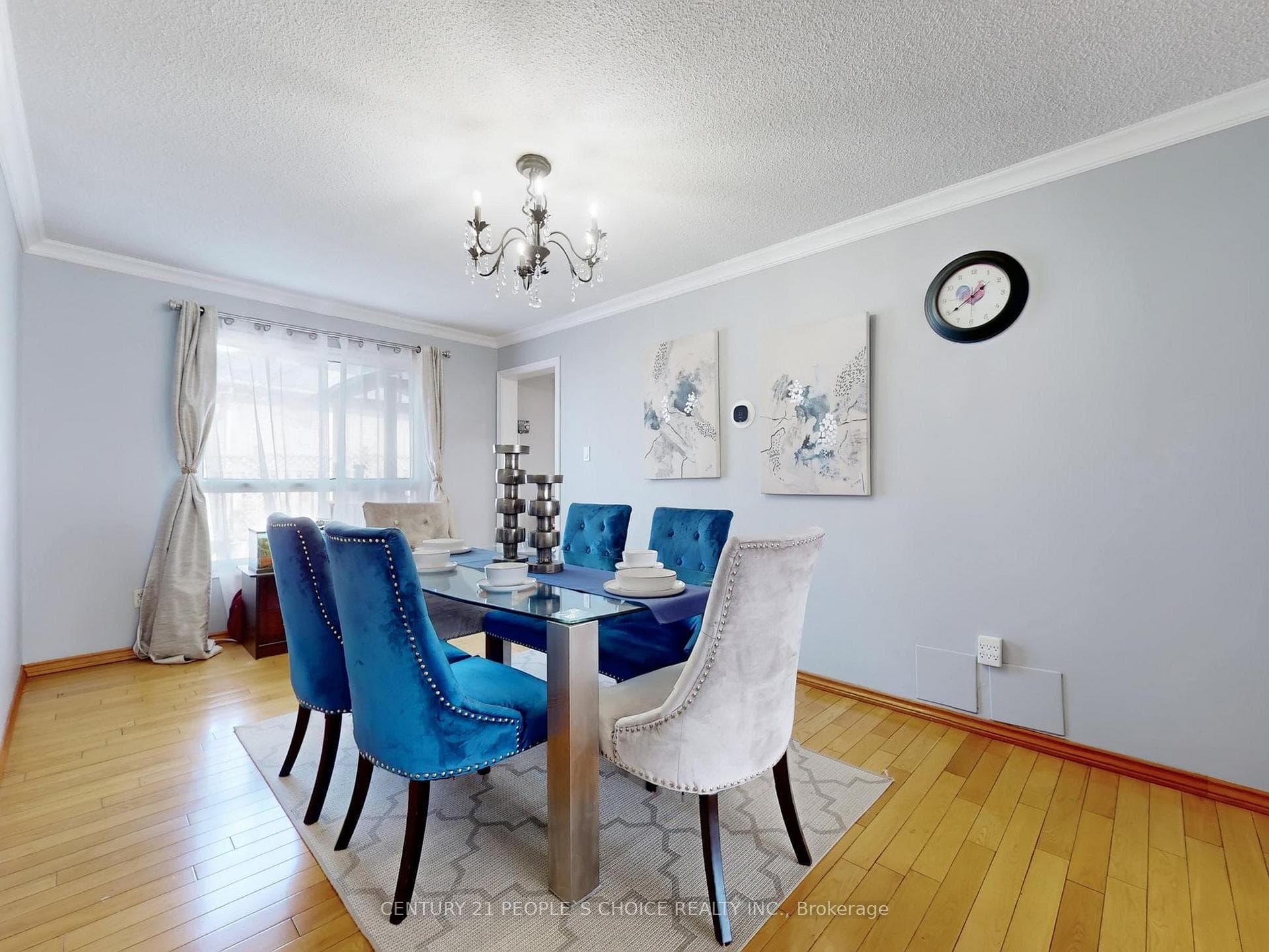 5992 Ladyburn Crescent - Detached photo 9 of 50 in Mississauga, Ontario