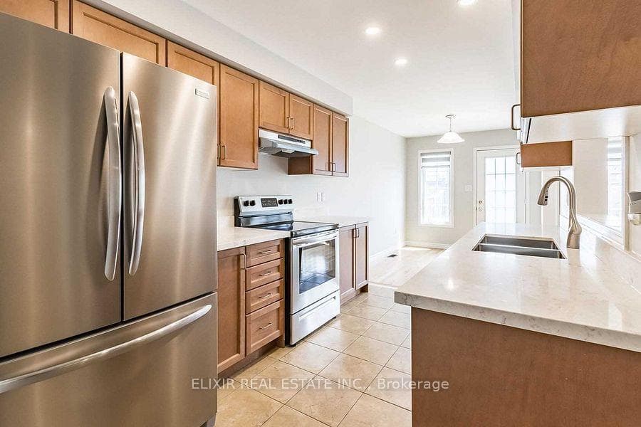 90 Delport Close - Townhouse photo 12 of 36 in Brampton, Ontario
