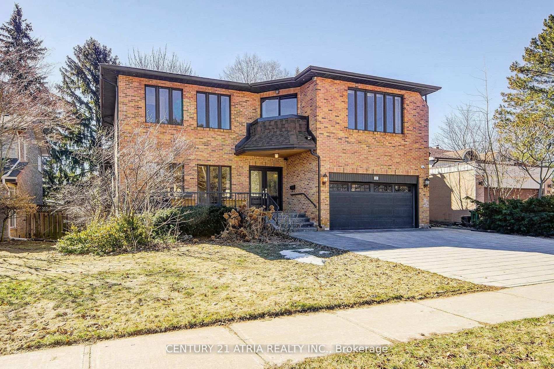 27 Denlow Boulevard - Detached photo 1 of 50 in Don Mills / Parkwoods / Victoria Village, Ontario