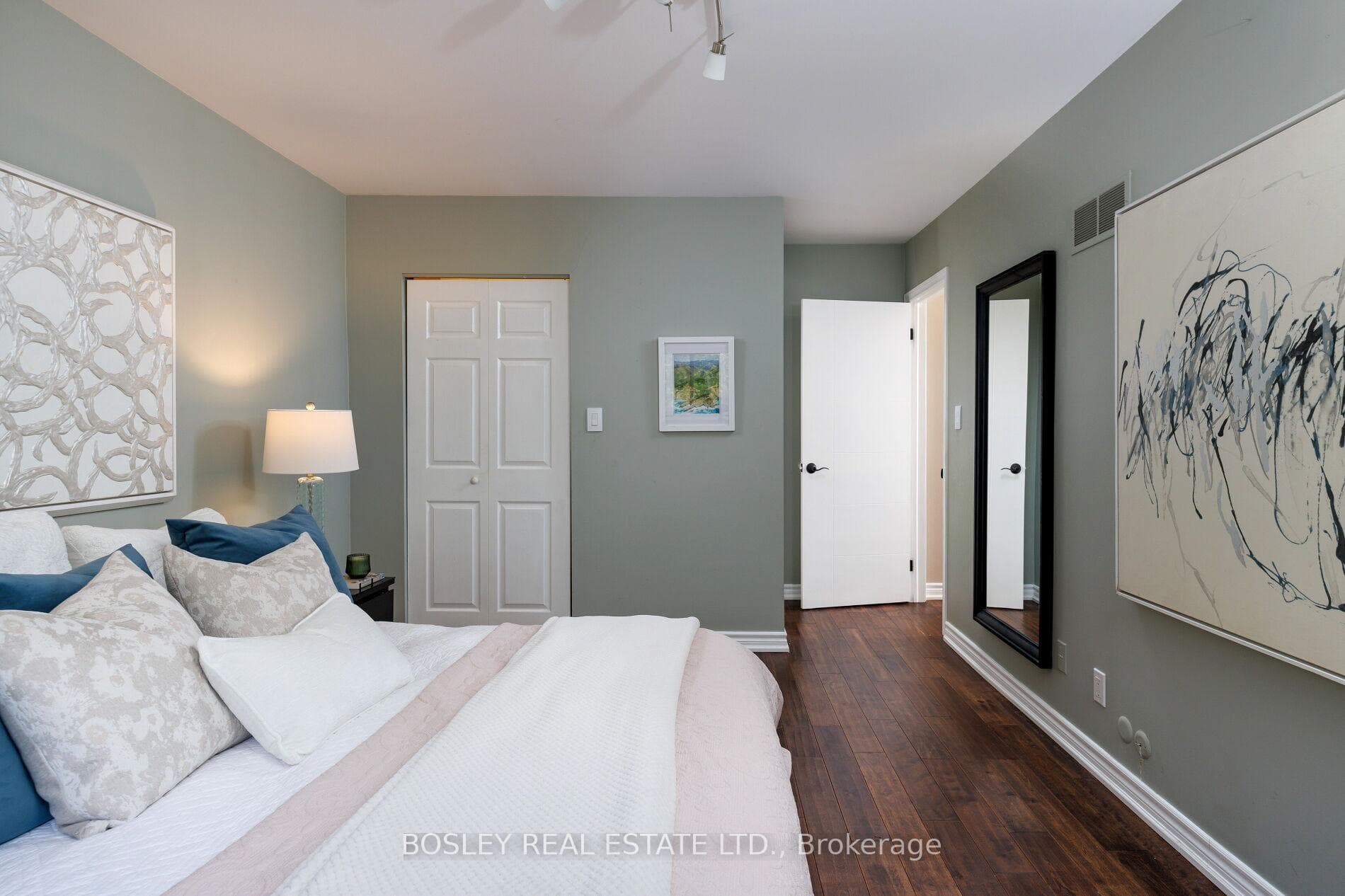 12 Redstone Path - Condo photo 20 of 42 in Etobicoke (Islington / Rexdale), Ontario