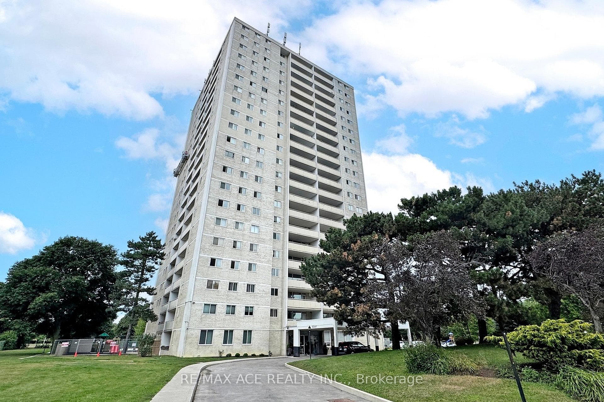 1350 York Mills Road Unit 1906 - Condo photo 4 of 48 in Don Mills / Parkwoods / Victoria Village, Ontario
