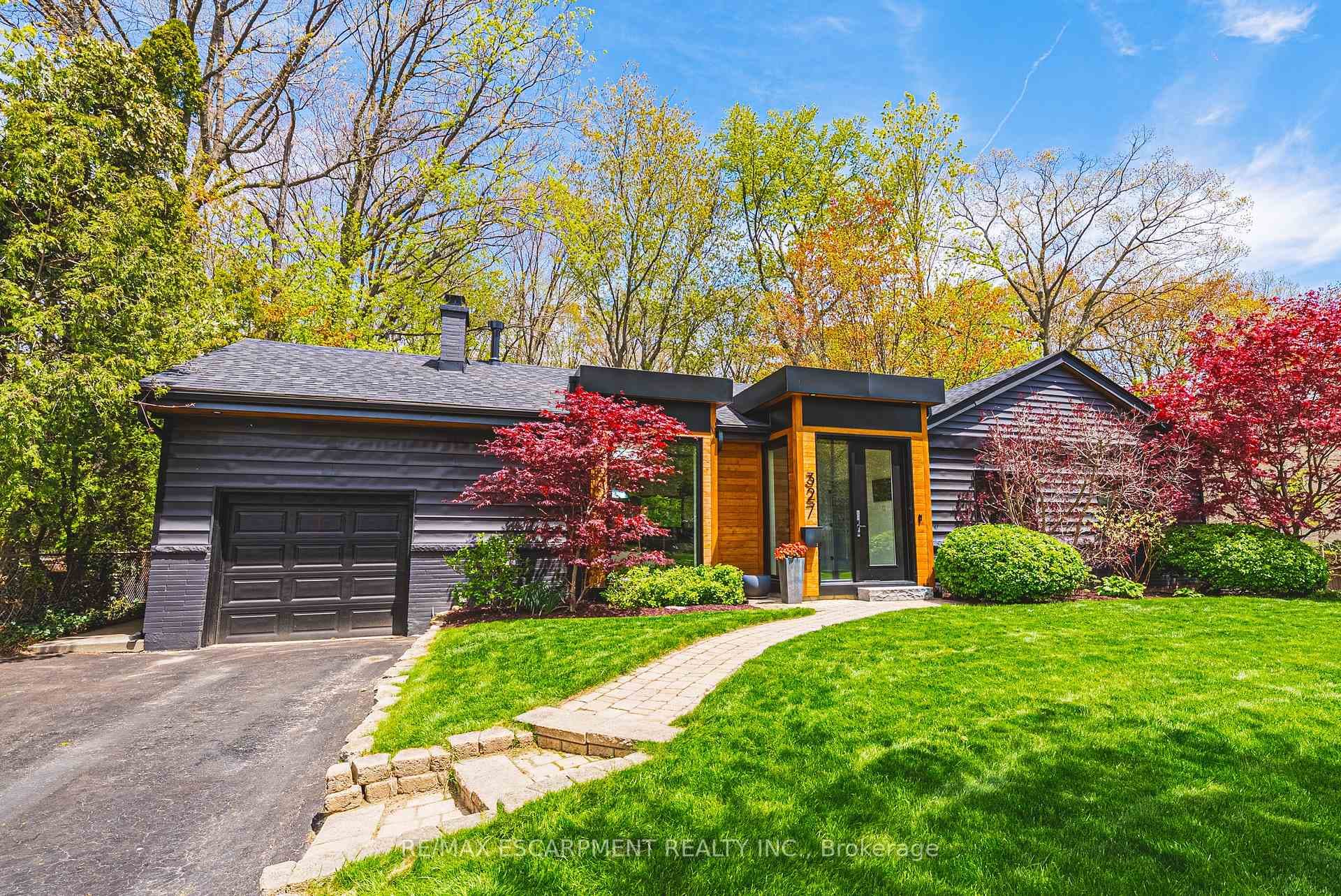 327 Goodram Drive - Detached photo 2 of 50 in Burlington, Ontario