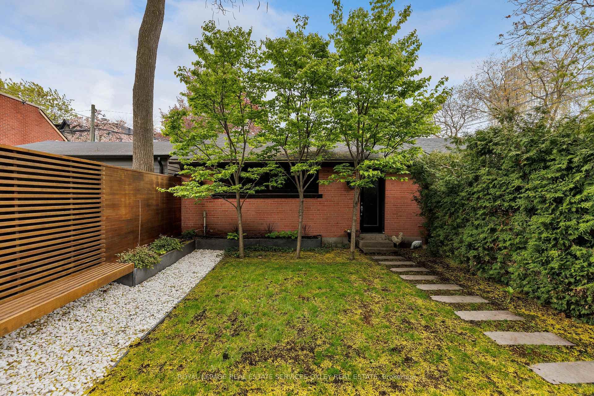 28 Roxborough Street - Semi-Detached photo 41 of 45 in Annex / Yorkville / Summerhill, Ontario