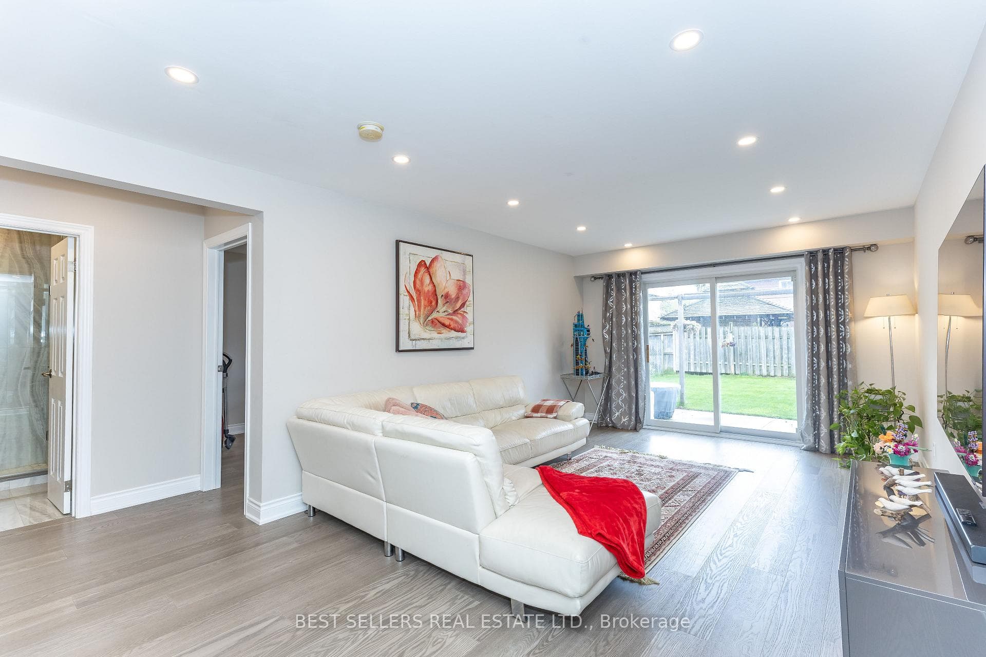 2554 Palisander Avenue - Semi-Detached photo 9 of 31 in Mississauga, Ontario