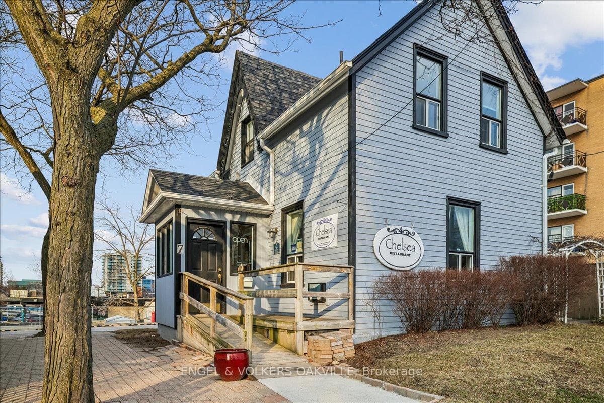 38 John Street - Detached photo 43 of 46 in Mississauga, Ontario