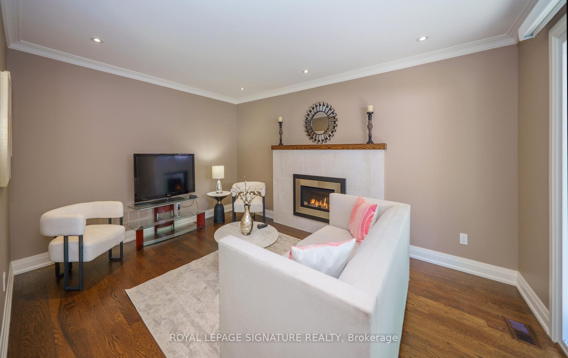 12 Abbeywood Trail - Detached photo 14 of 50 in Don Mills / Parkwoods / Victoria Village, Ontario