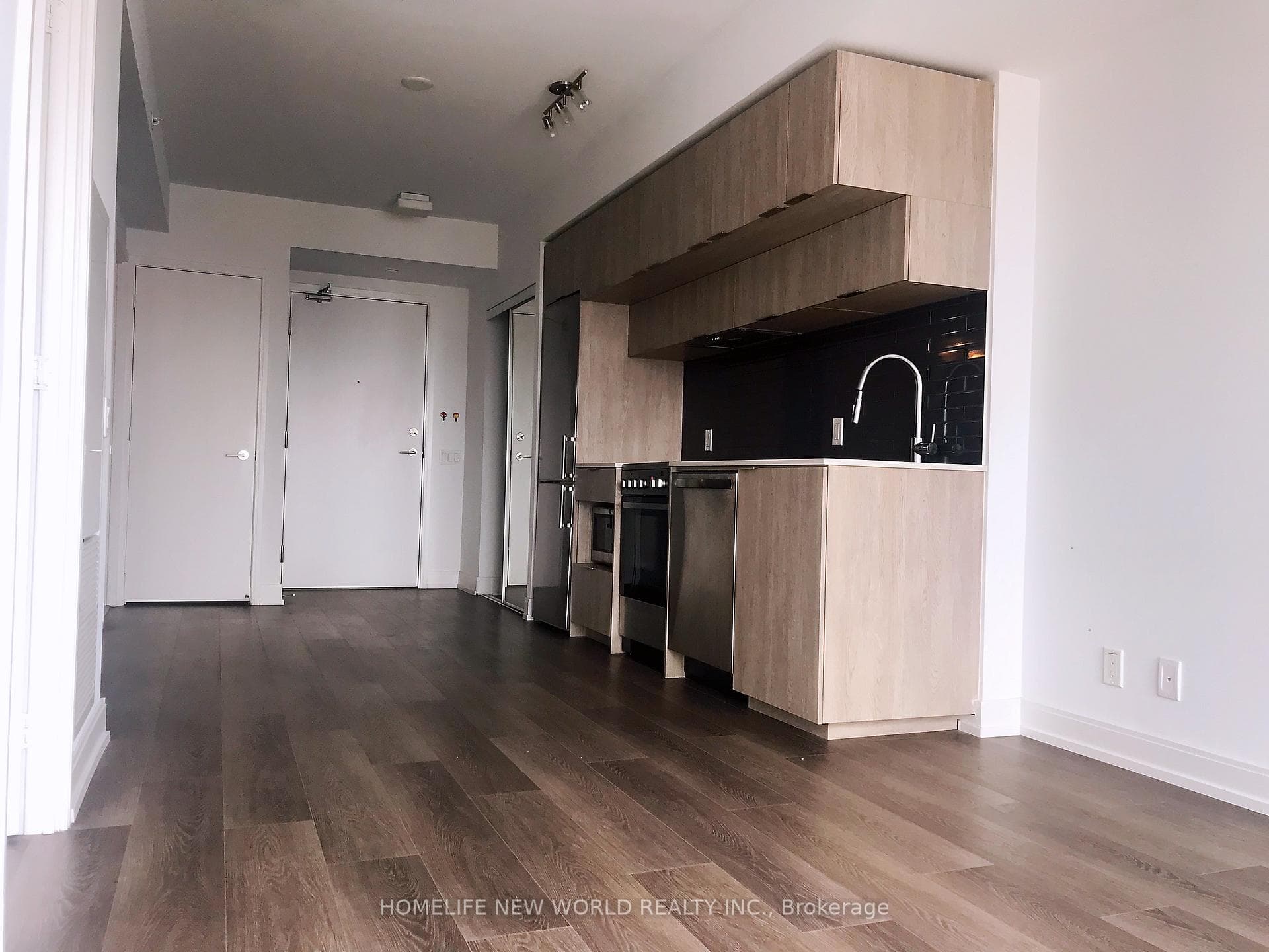 181 Dundas Street Unit 1806 - Condo photo 1 of 5 in Regent Park / Cabbagetown / St. James Town, Ontario