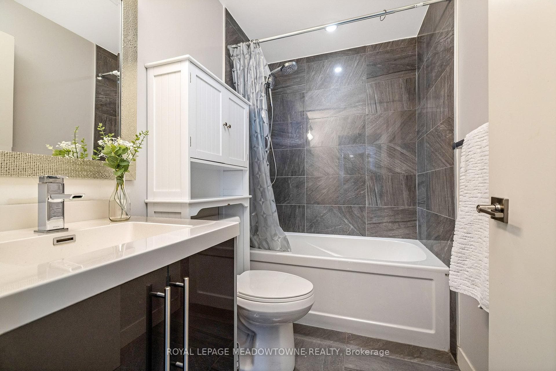2093 Fairview Street Unit 1902 - Condo photo 23 of 30 in Burlington, Ontario