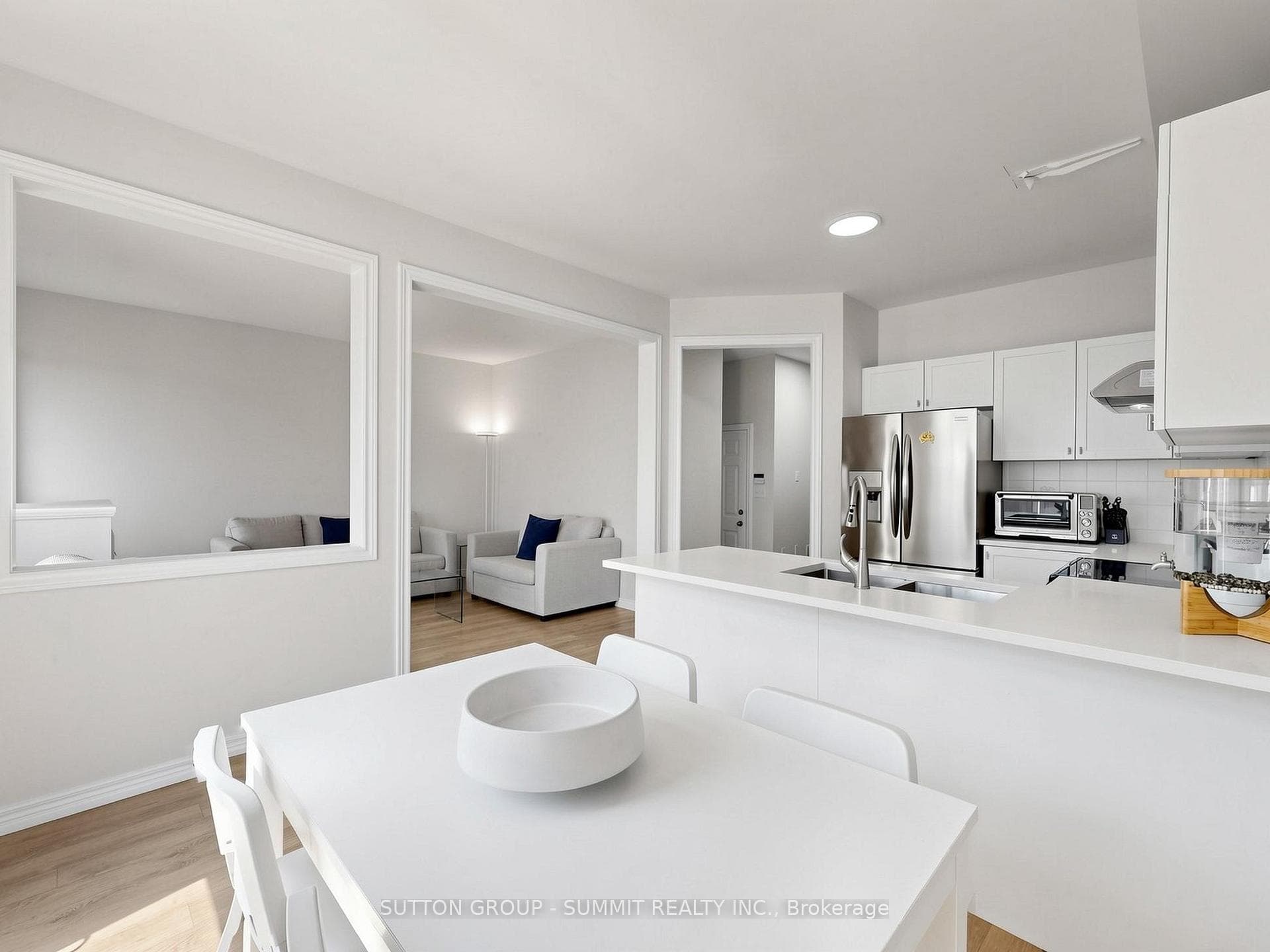 4880 YORKSHIRE Avenue - Detached photo 19 of 50 in Mississauga, Ontario