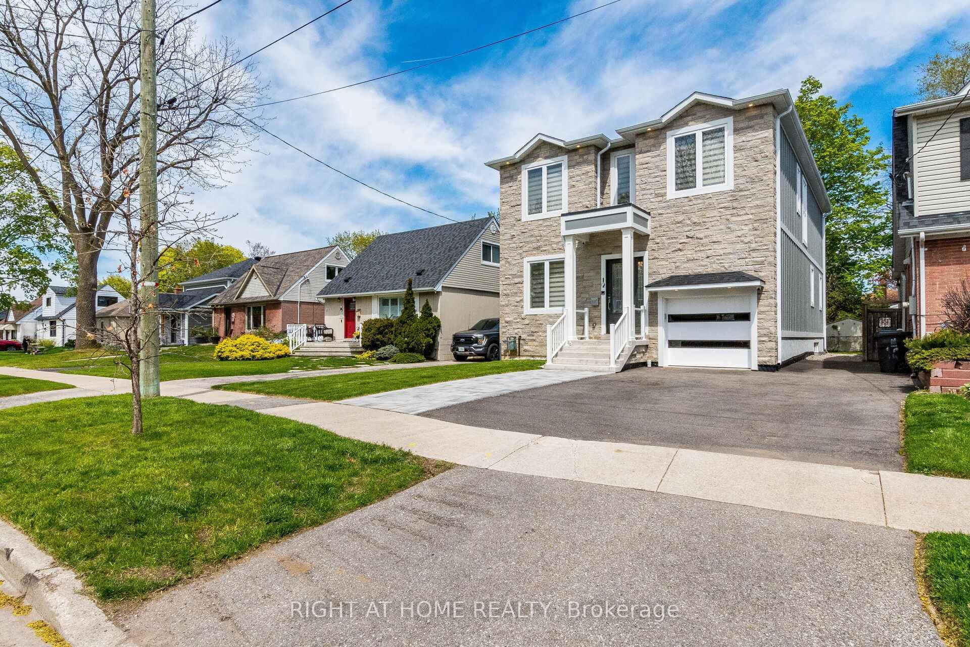 12 Thames Avenue - Detached photo 2 of 34 in Liberty Village / Parkdale / South Parkdale, Ontario