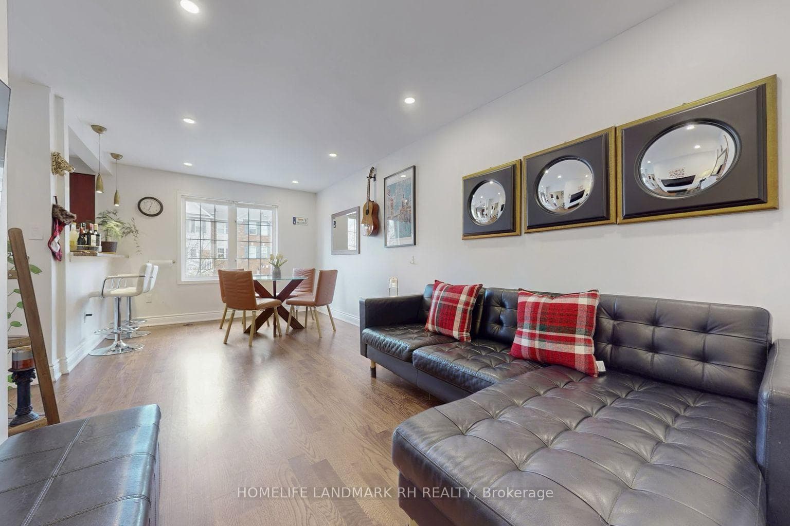 3060 Dewridge Avenue - Townhouse photo 3 of 21 in Oakville, Ontario