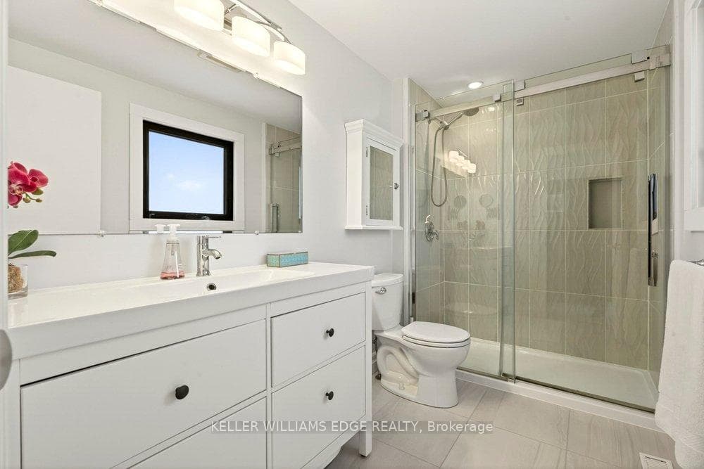2192 Melissa Crescent - Detached photo 15 of 31 in Burlington, Ontario