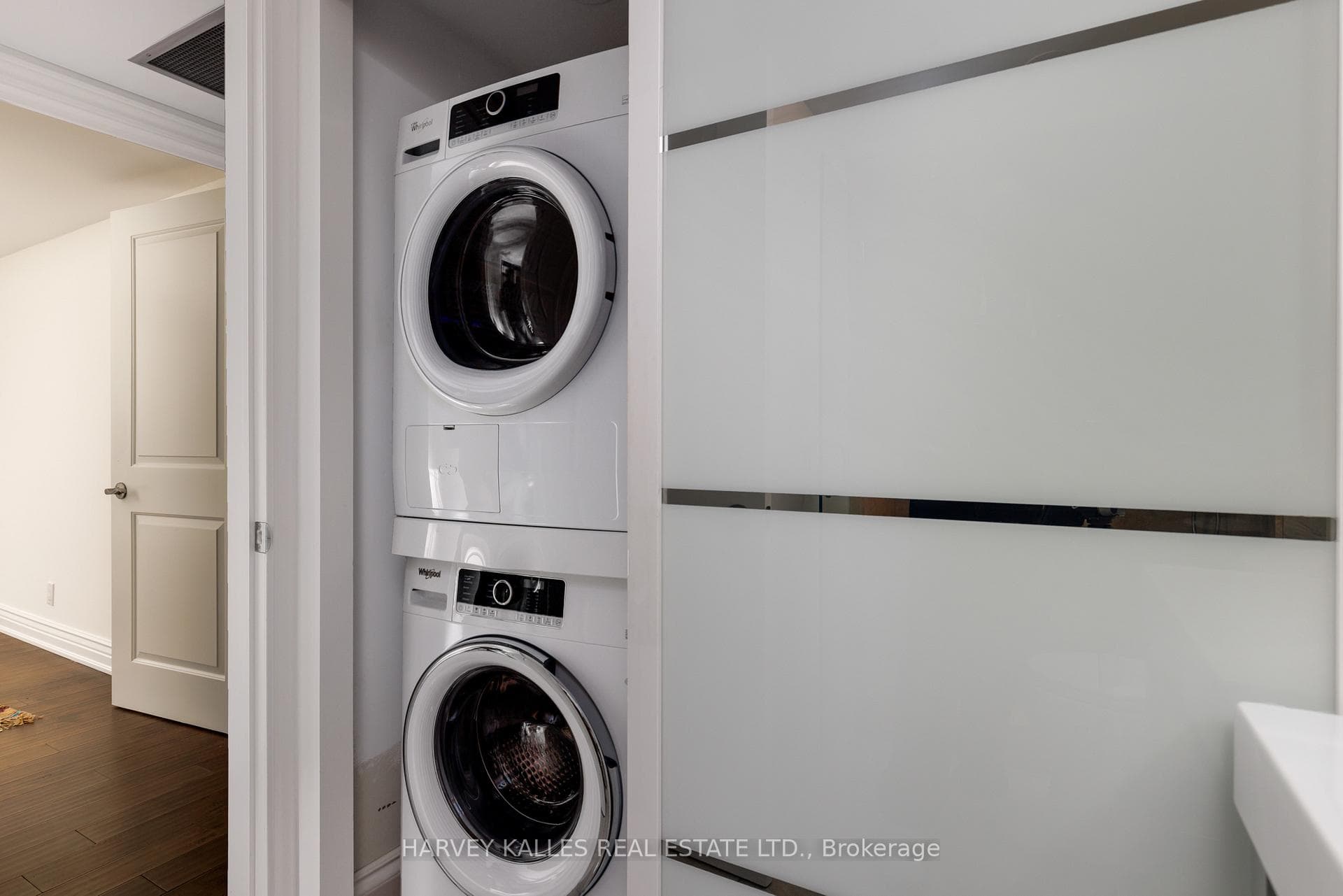 447 Walmer Road Unit 307 - Condo photo 28 of 28 in Forest Hill / Deer Park, Ontario