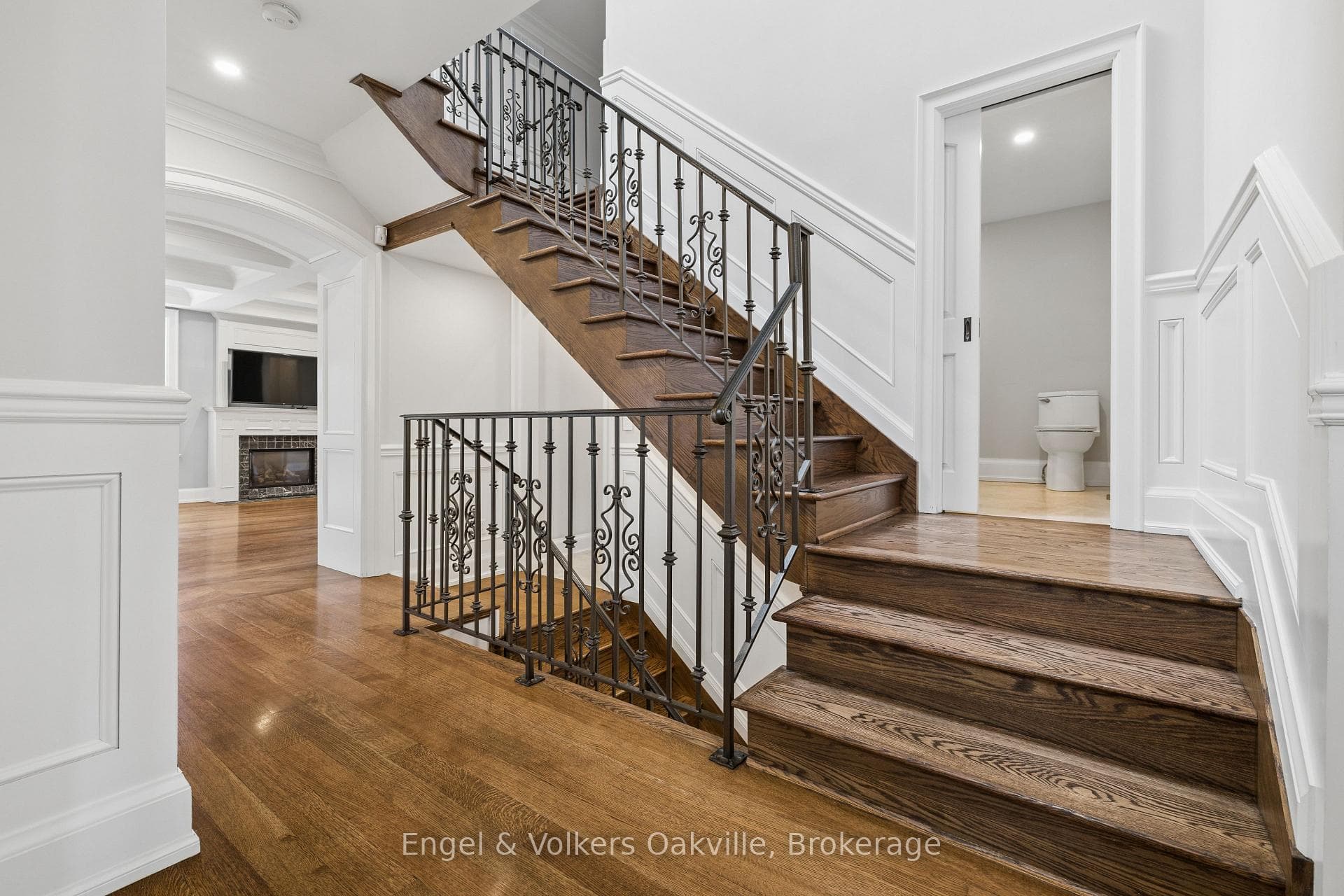 1182 Streambank Drive - Detached photo 10 of 50 in Mississauga, Ontario