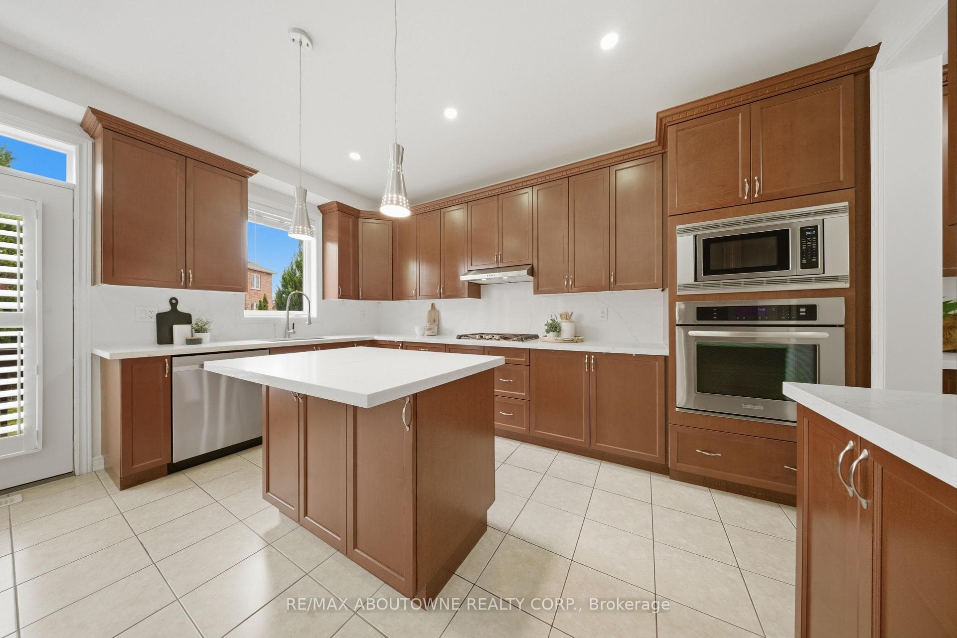 3071 Jenn Avenue - Detached photo 14 of 50 in Burlington, Ontario