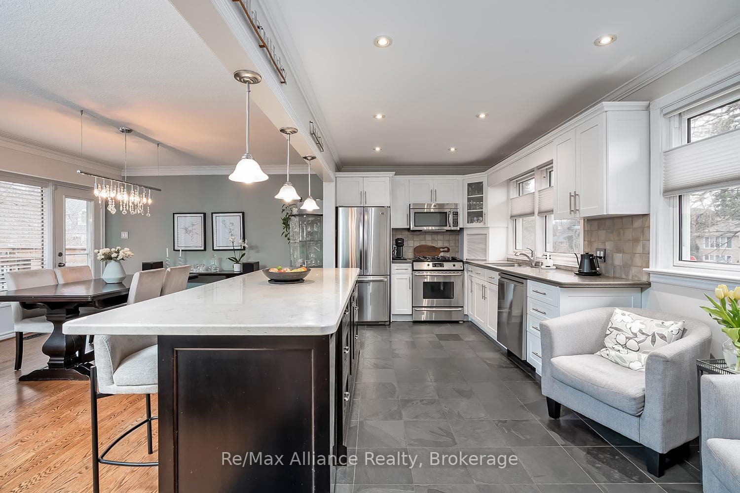 183 Westminster Drive - Detached photo 9 of 44 in Oakville, Ontario