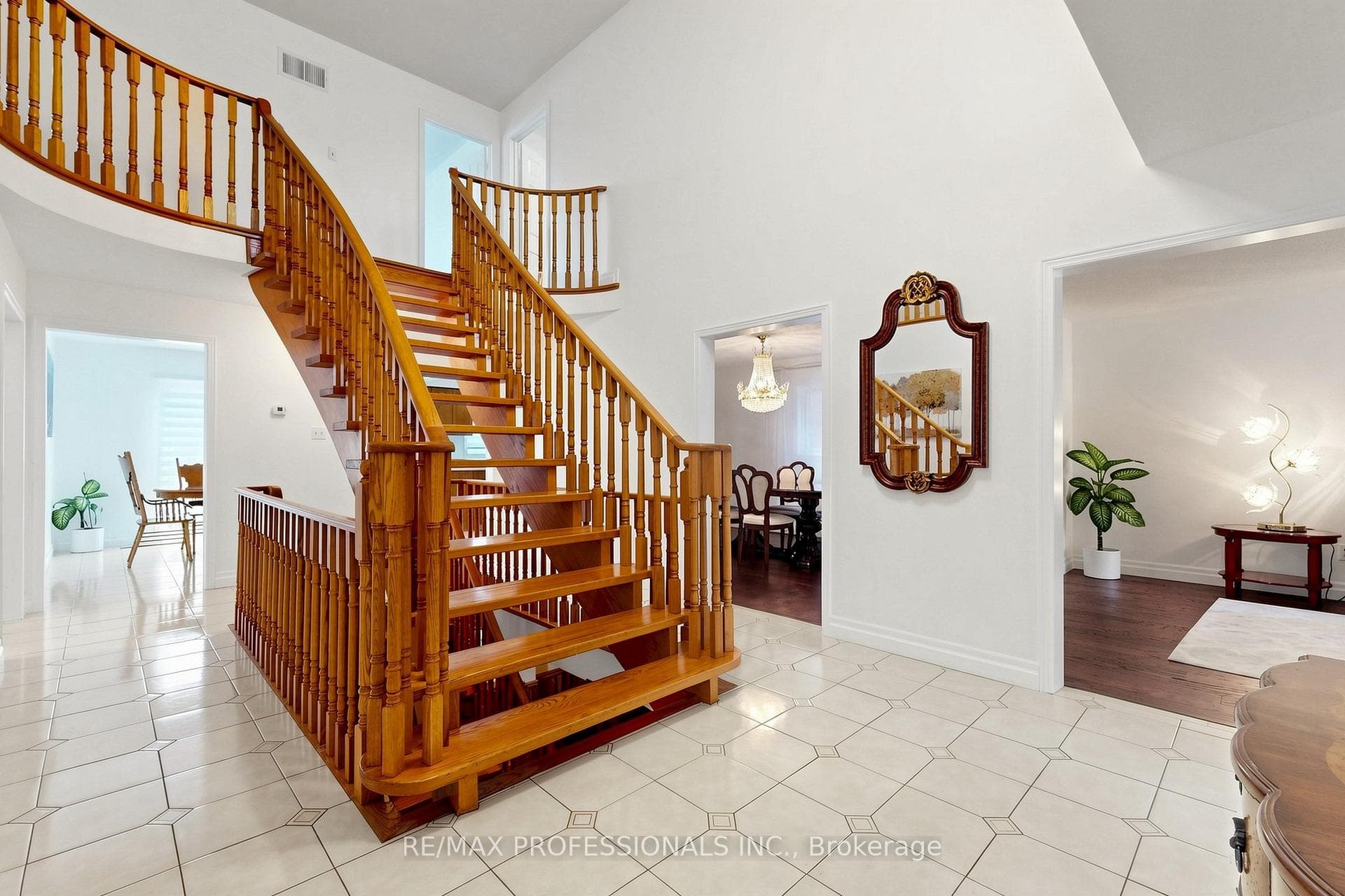 970 Silversmith Drive - Detached photo 21 of 50 in Mississauga, Ontario
