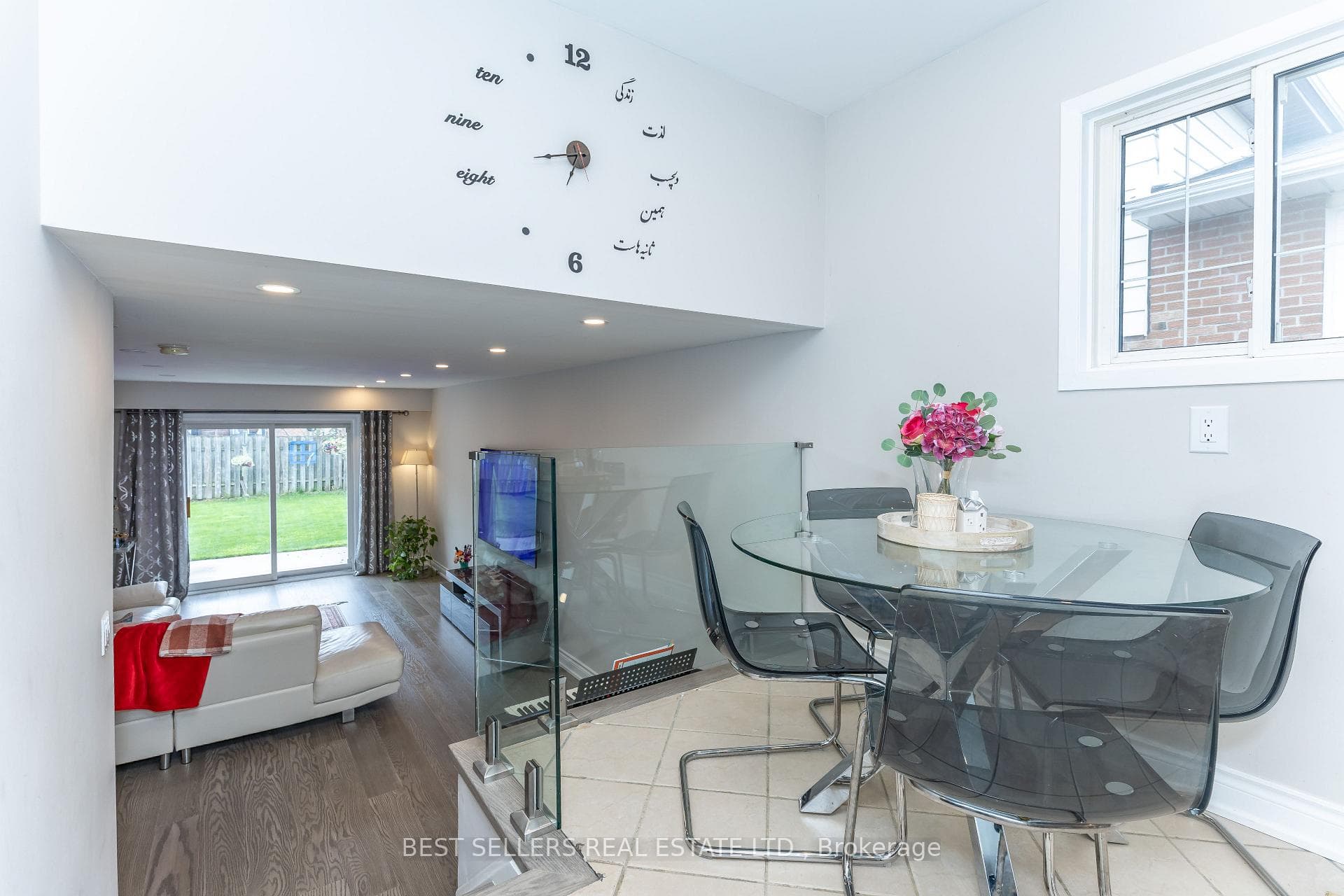 2554 Palisander Avenue - Semi-Detached photo 4 of 31 in Mississauga, Ontario