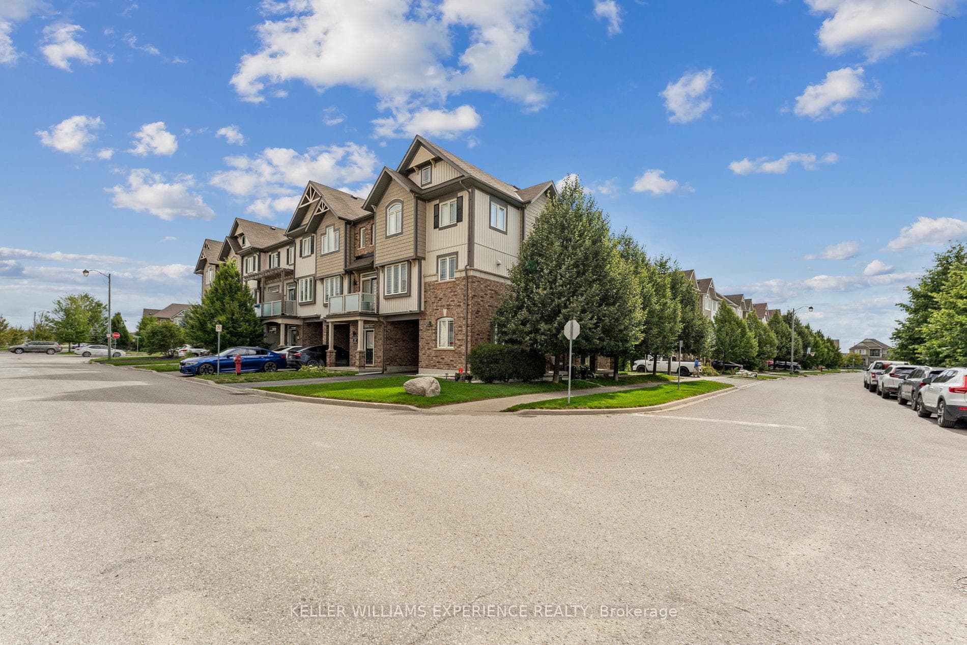 31 Alnwick Avenue - Townhouse photo 2 of 31 in Caledon, Ontario