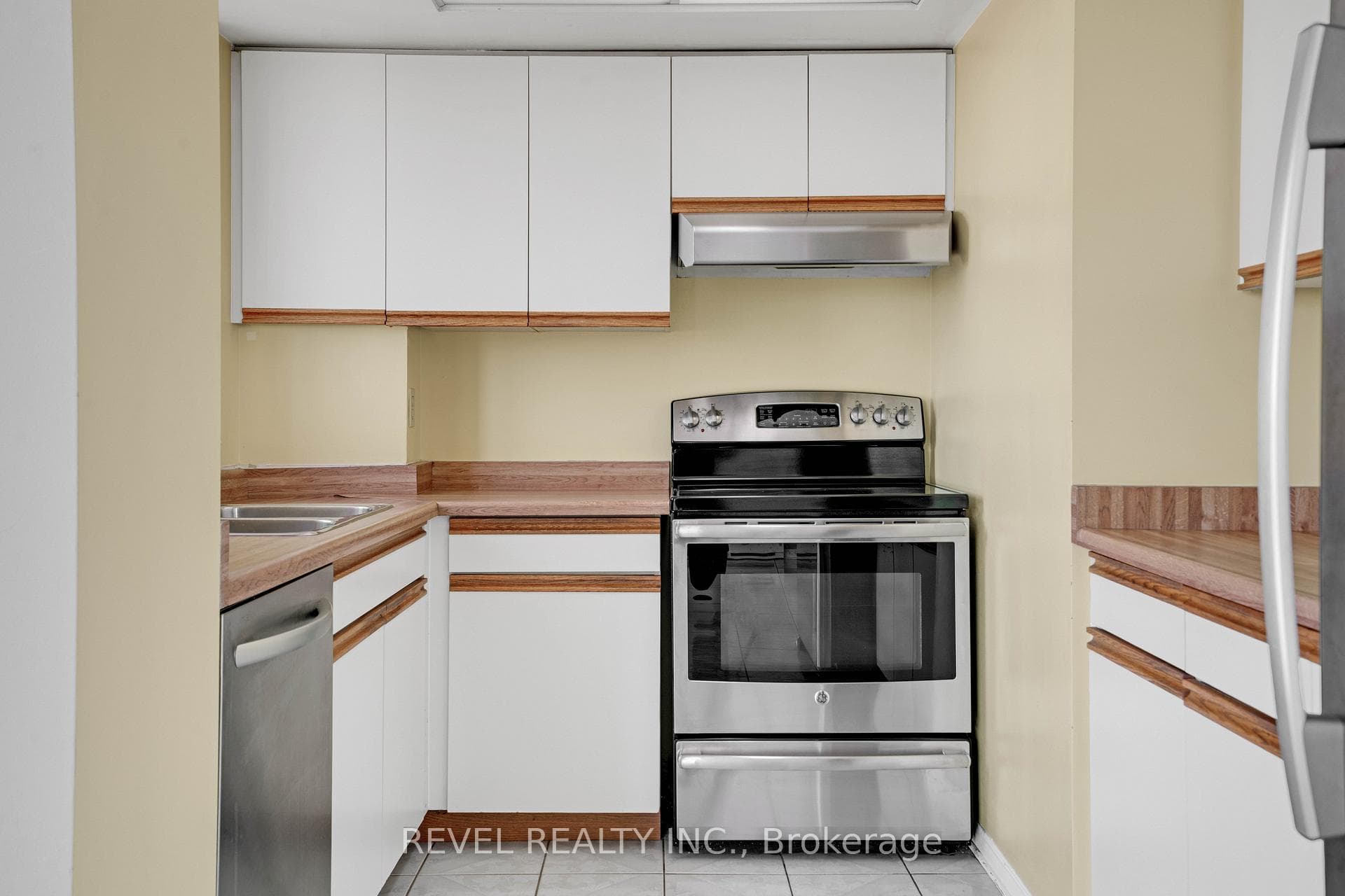 1360 Rathburn Road Unit 403 - Condo photo 11 of 31 in Mississauga, Ontario