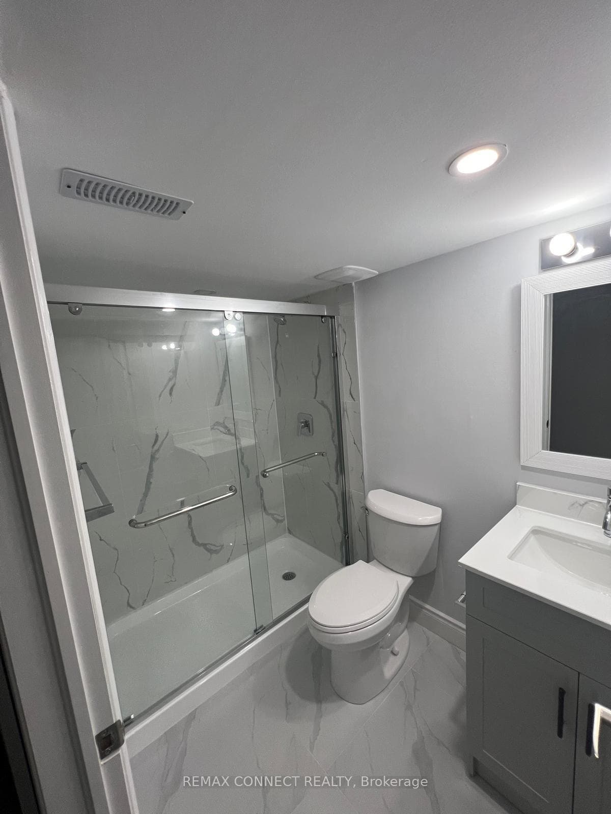 8 Evanwood Crescent Unit Bsmt - Detached photo 6 of 10 in Brampton, Ontario
