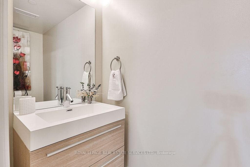 8 Fieldway Road Unit 315 - Condo photo 5 of 25 in Etobicoke (Islington / Rexdale), Ontario