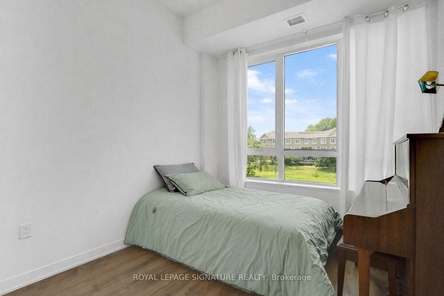 395 Dundas Street Unit 234 - Condo photo 25 of 35 in Oakville, Ontario