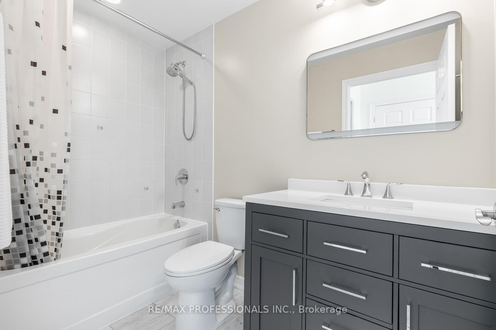 1135 Royal York Road Unit 801 - Condo photo 11 of 17 in Etobicoke (Islington / Rexdale), Ontario