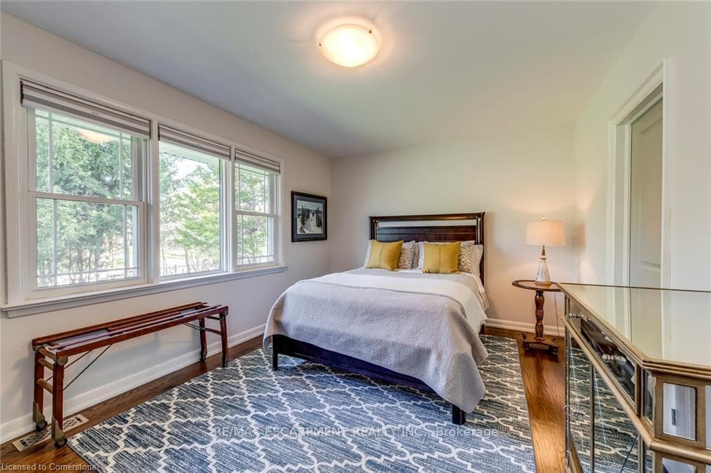 4306 Lakeshore Road - Detached photo 23 of 47 in Burlington, Ontario
