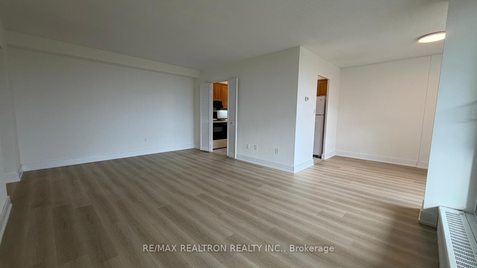 15 Vicora Linkway N/A Unit 903 - Condo photo 7 of 30 in Flemingdon Park / Don Mills, Ontario