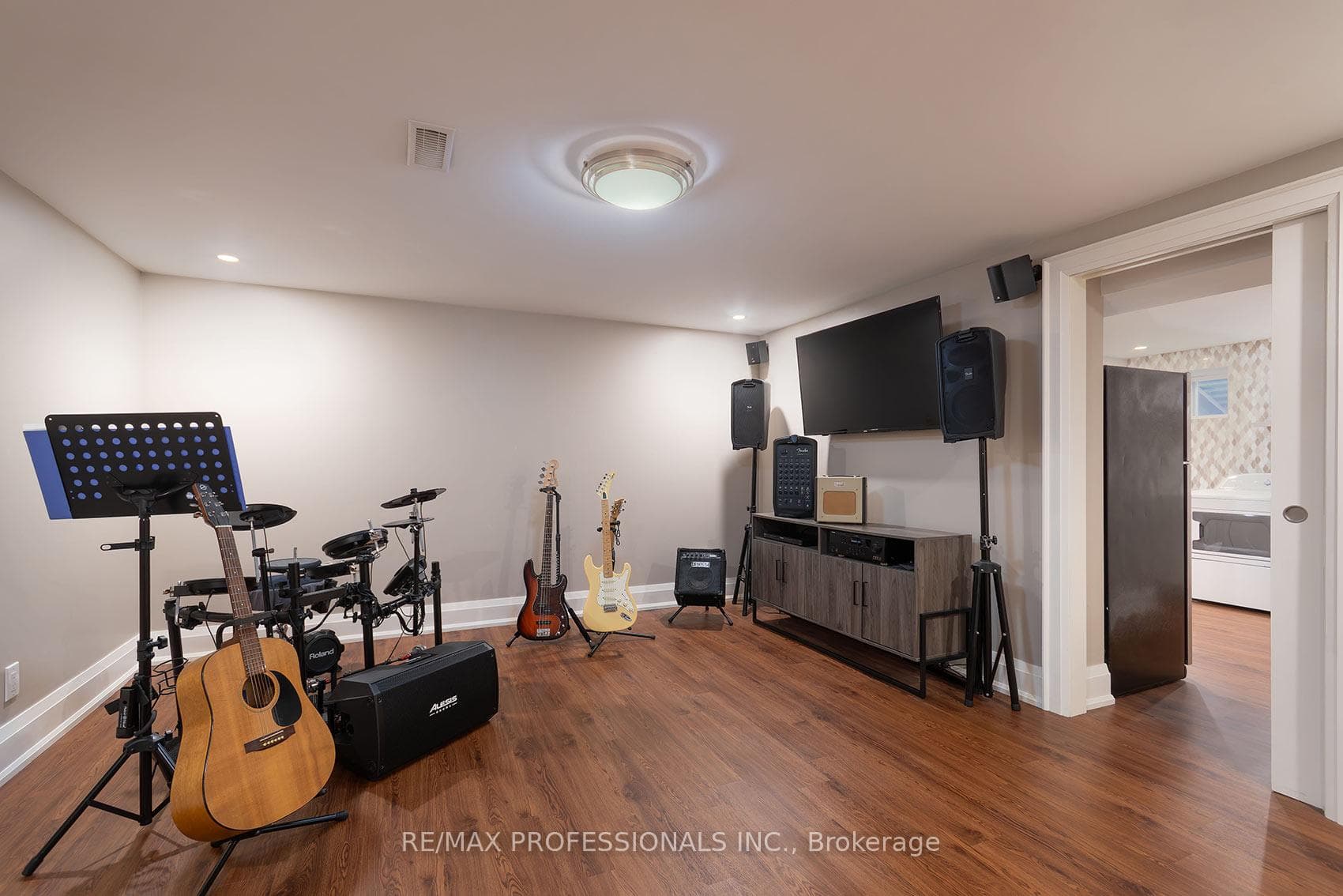 19 Boxwood Road - Detached photo 33 of 40 in Etobicoke (Islington / Rexdale), Ontario