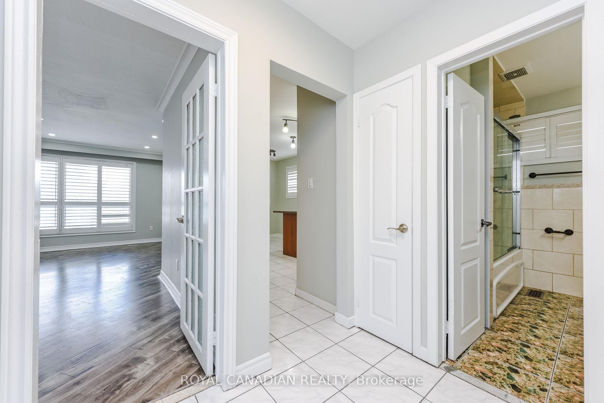7566 Lockington Crescent - Detached photo 20 of 48 in Mississauga, Ontario
