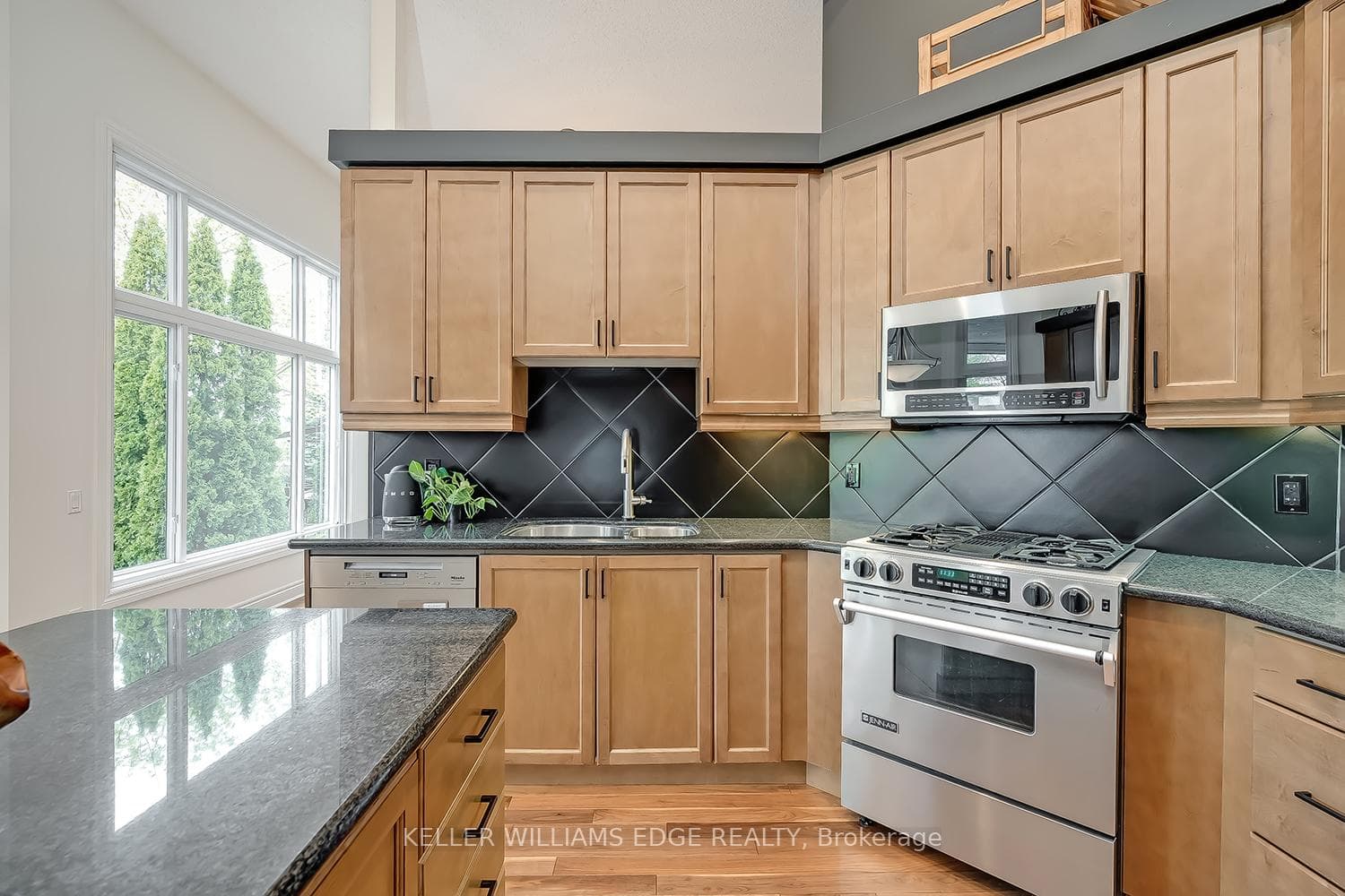 4285 Couples Crescent - Detached photo 16 of 46 in Burlington, Ontario