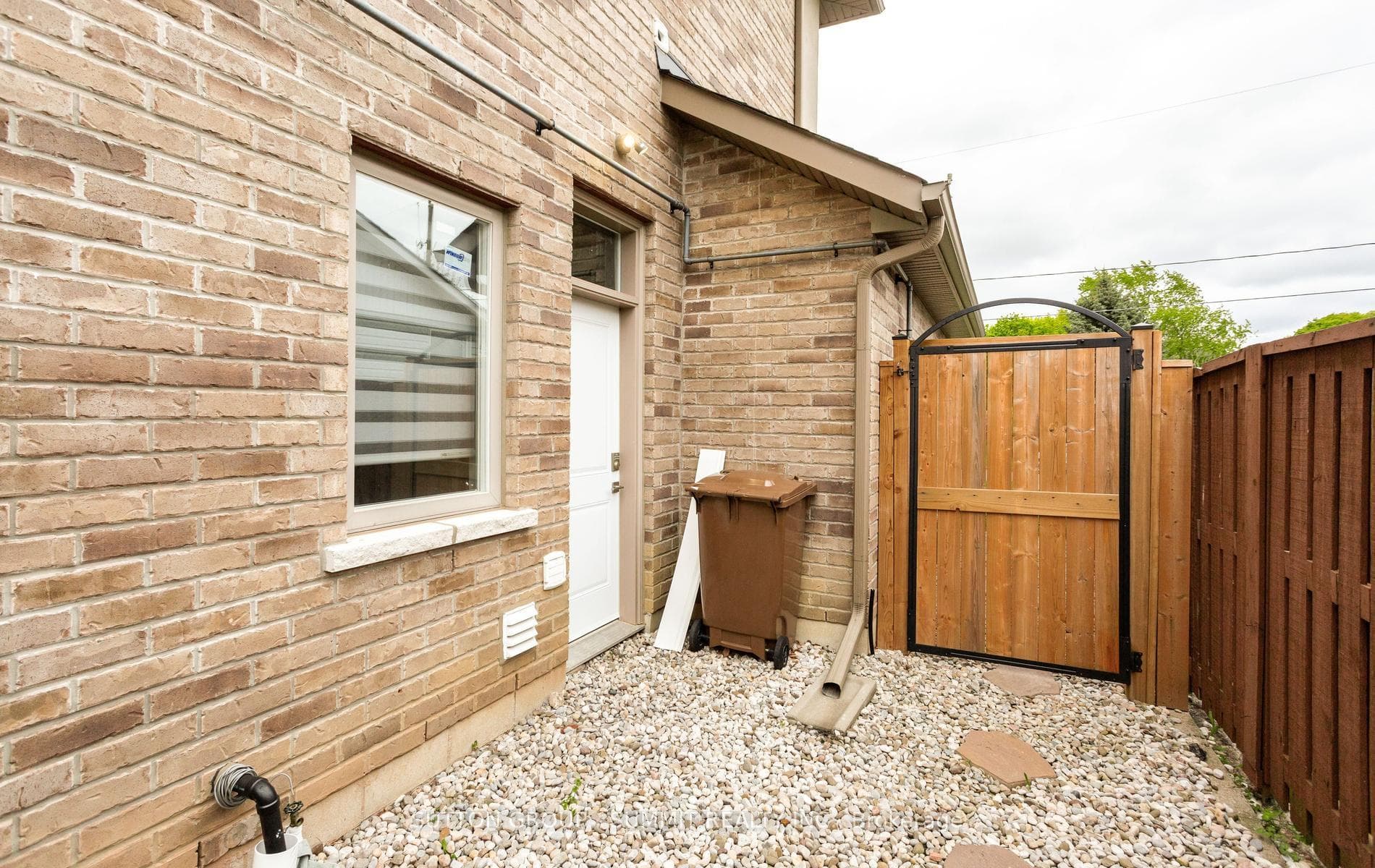 121 Ringwood Road - Detached photo 43 of 49 in Oakville, Ontario