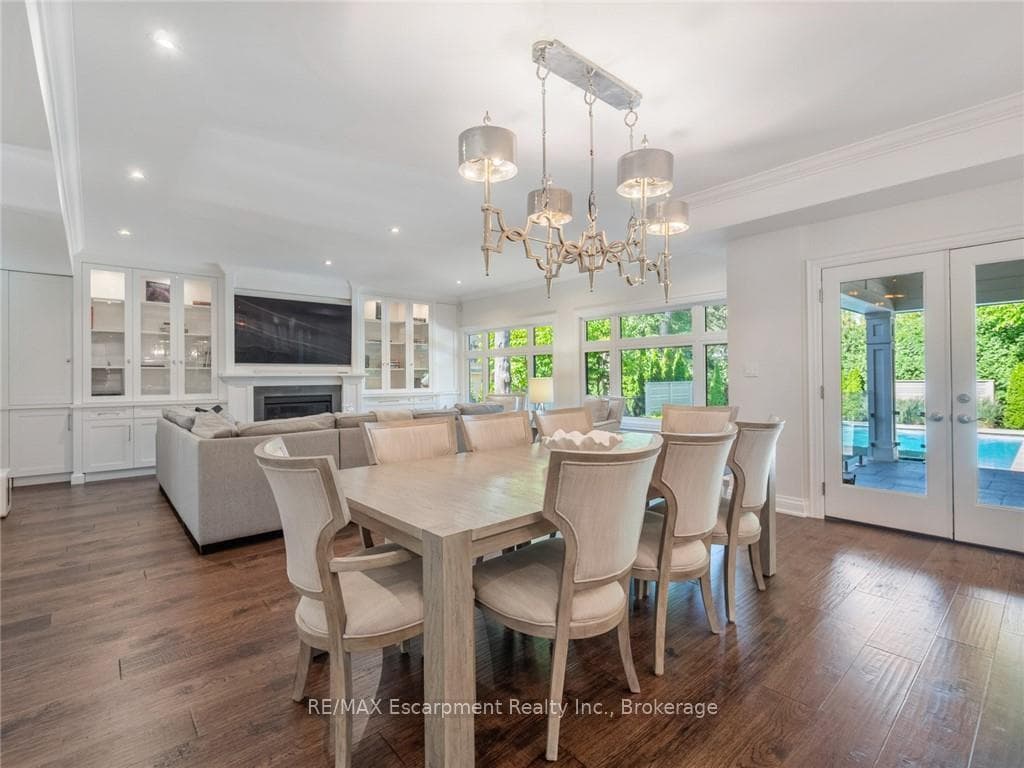 3087 Lakeshore Road - Detached photo 13 of 50 in Burlington, Ontario