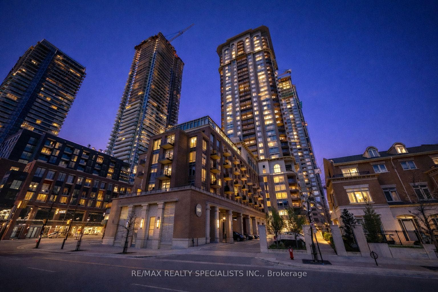 385 Prince Of Wales Drive Unit 520 - Condo for sale in Applewood, Ontario