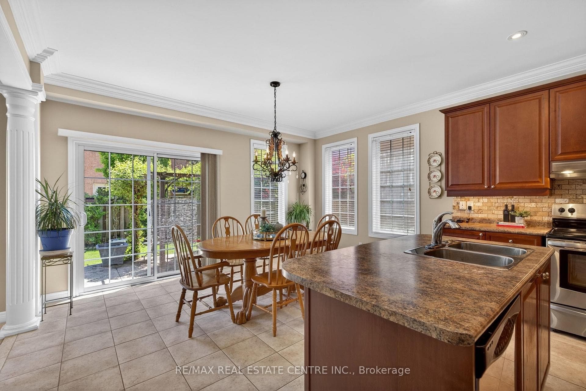 1022 Laidlaw Drive - Detached photo 21 of 50 in Milton, Ontario