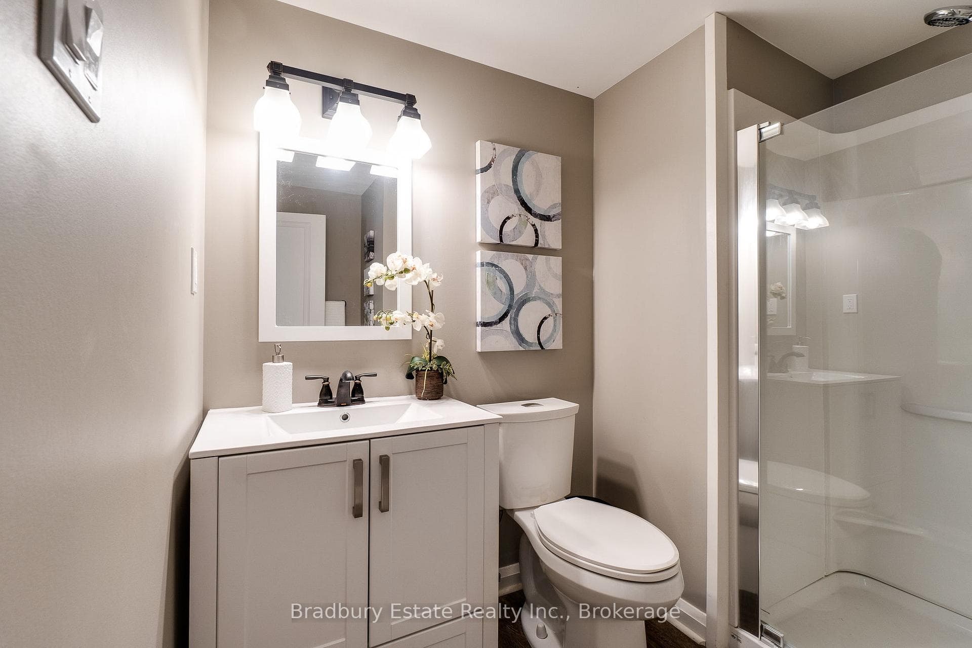 498 Wicklow Road - Detached photo 25 of 39 in Burlington, Ontario