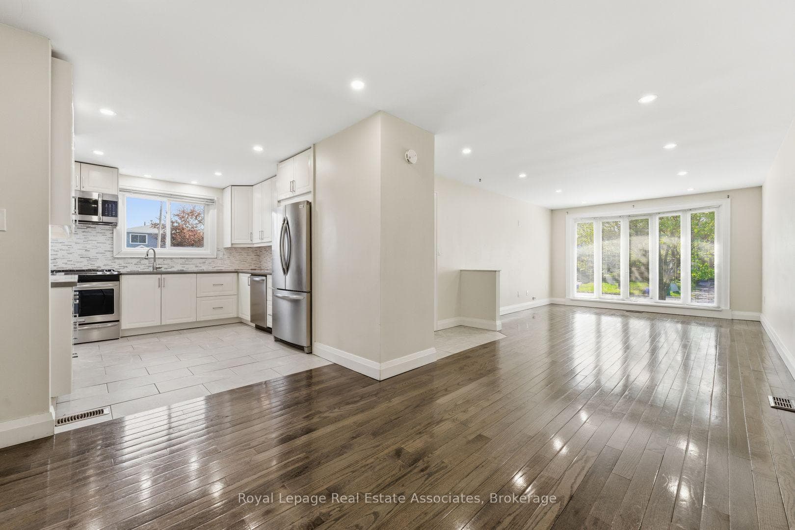 2362 Greenbank Trail - Semi-Detached photo 11 of 50 in Burlington, Ontario