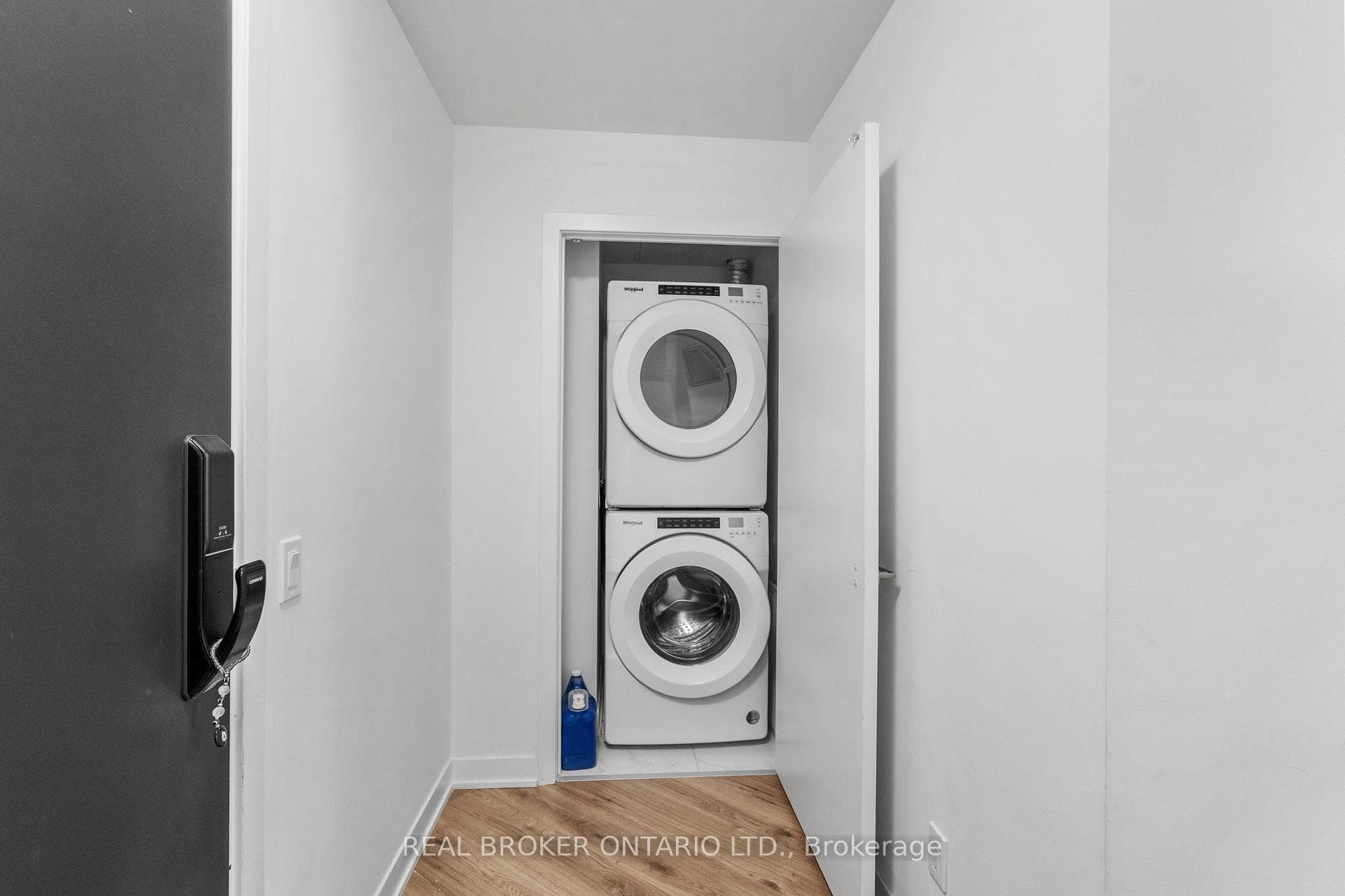 405 Dundast Street Unit 328 - Condo photo 14 of 33 in Oakville, Ontario
