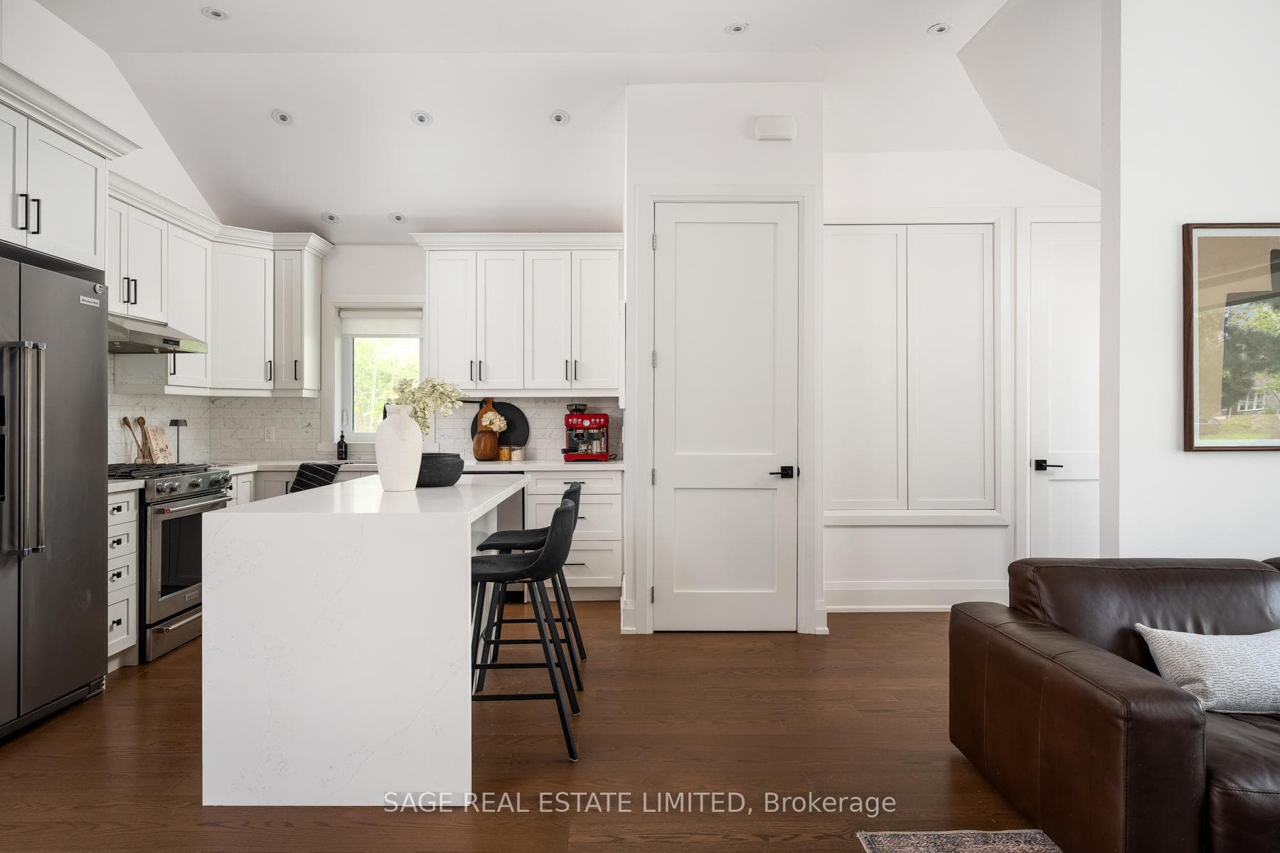 7 Rathgar Avenue - Detached photo 4 of 38 in Etobicoke (Islington / Rexdale), Ontario